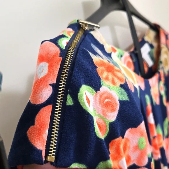 Dress - Picture 4 of 4